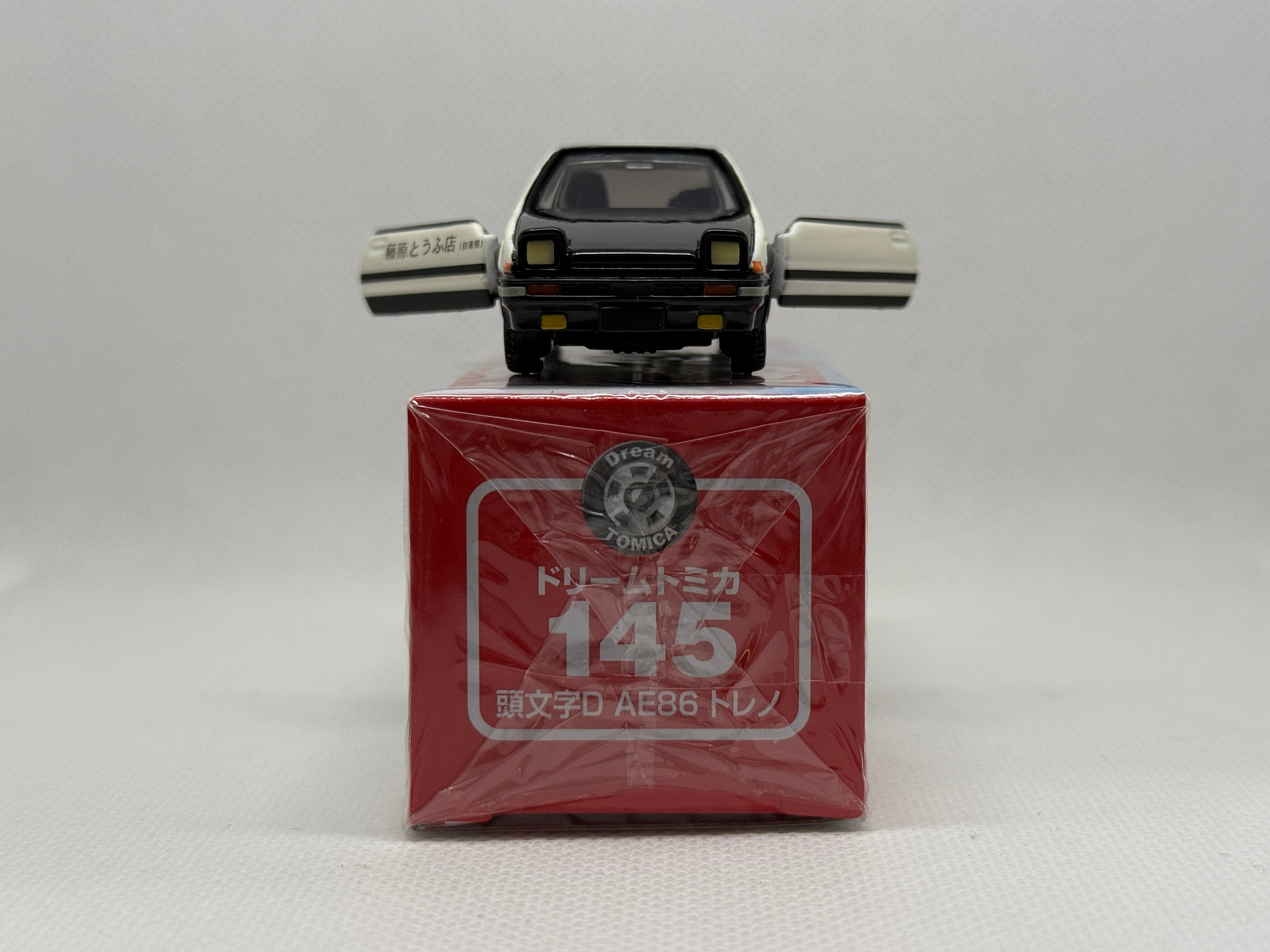 [Tomica] Toyota Trueno AE86 Inital D
