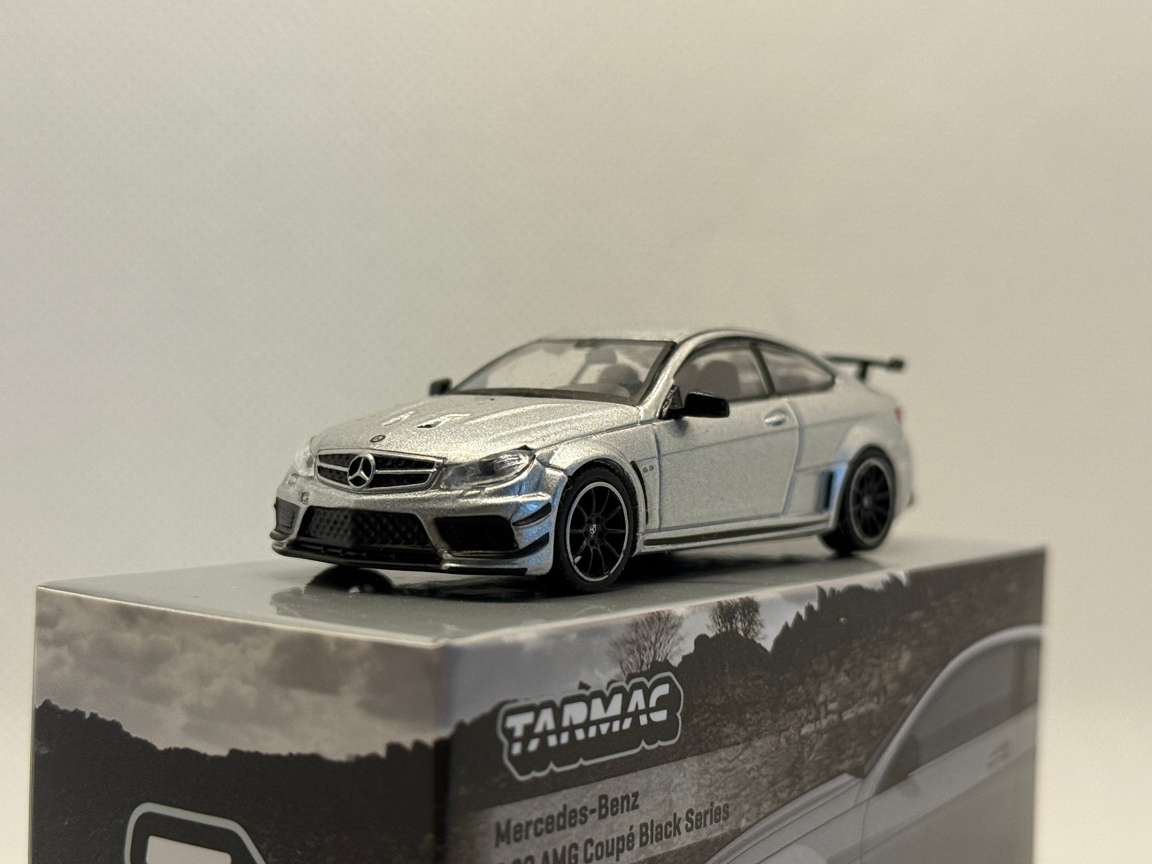 [Tarmac Works] Mercedes AMG C63