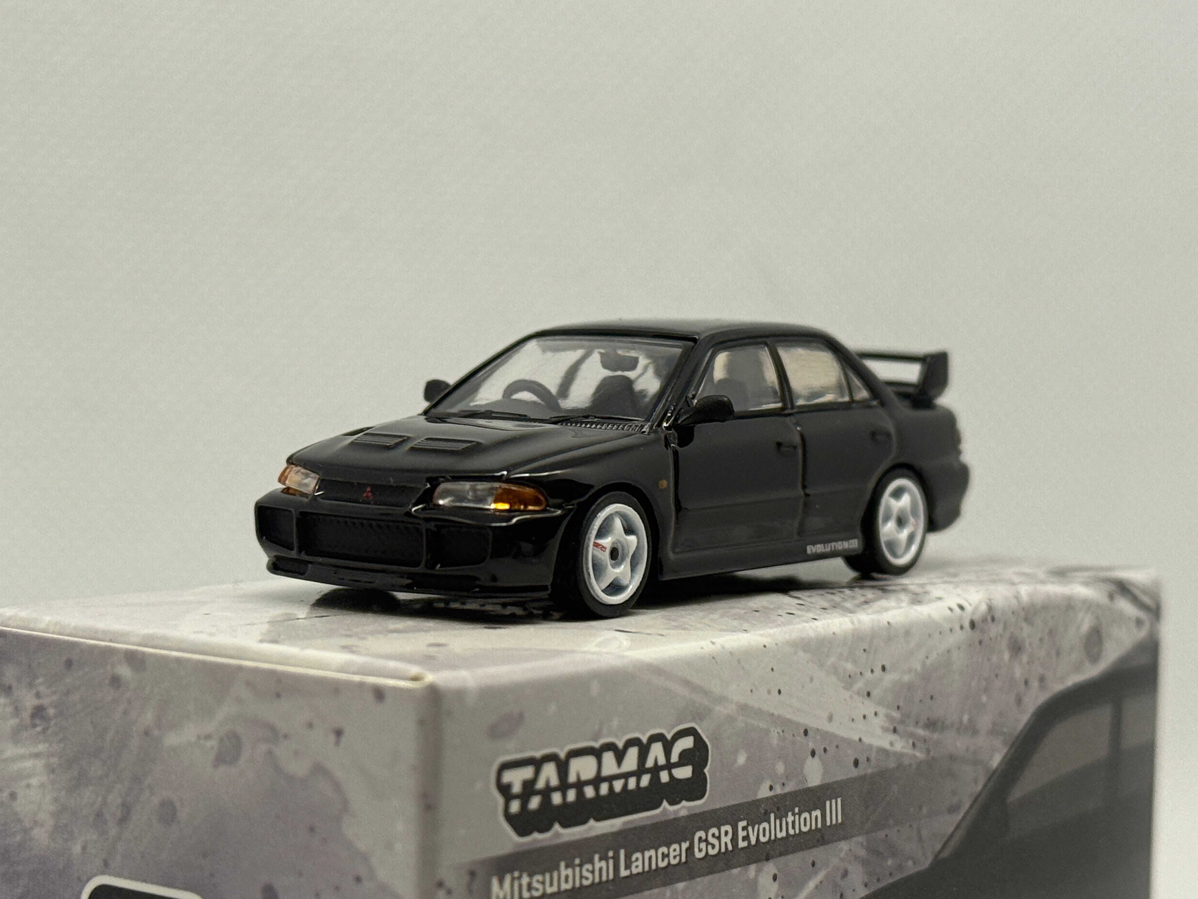 [Tarmac Works] Mitsubishi Lancer Evo 3