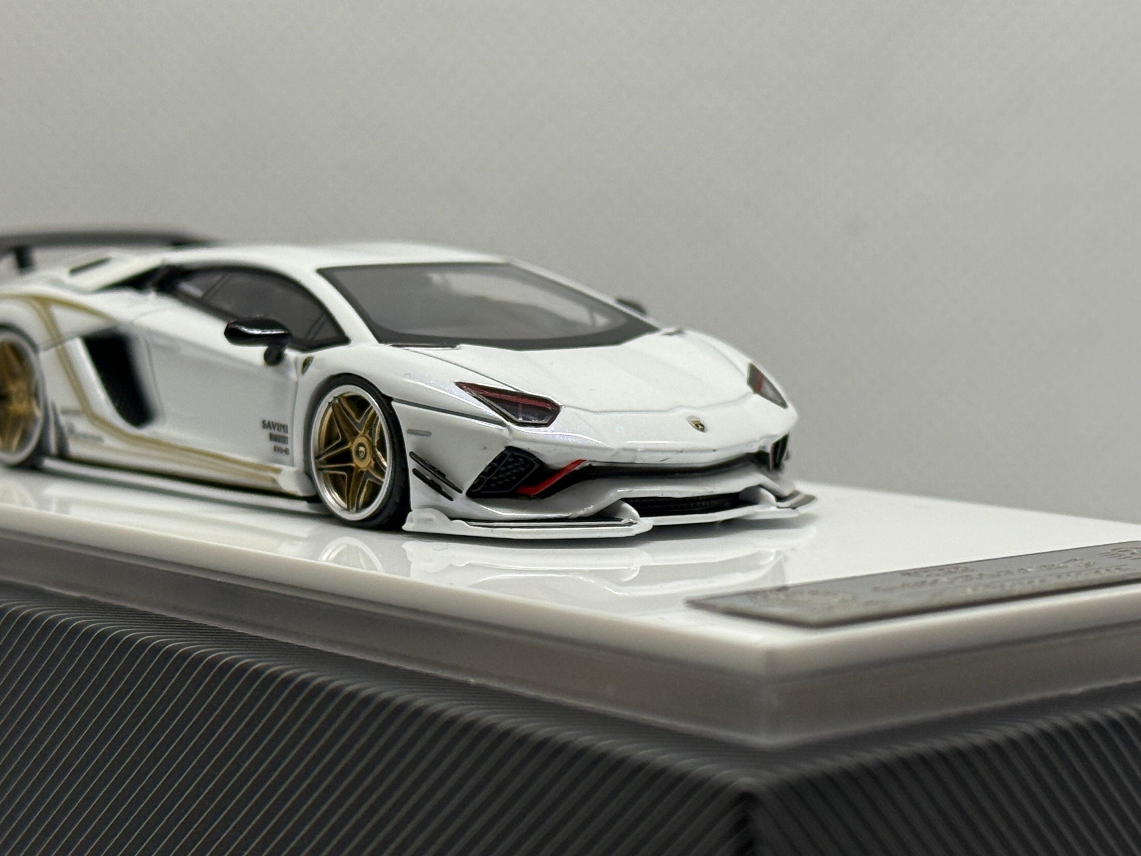 [Rotating Wheel] Lamborghini Aventador S