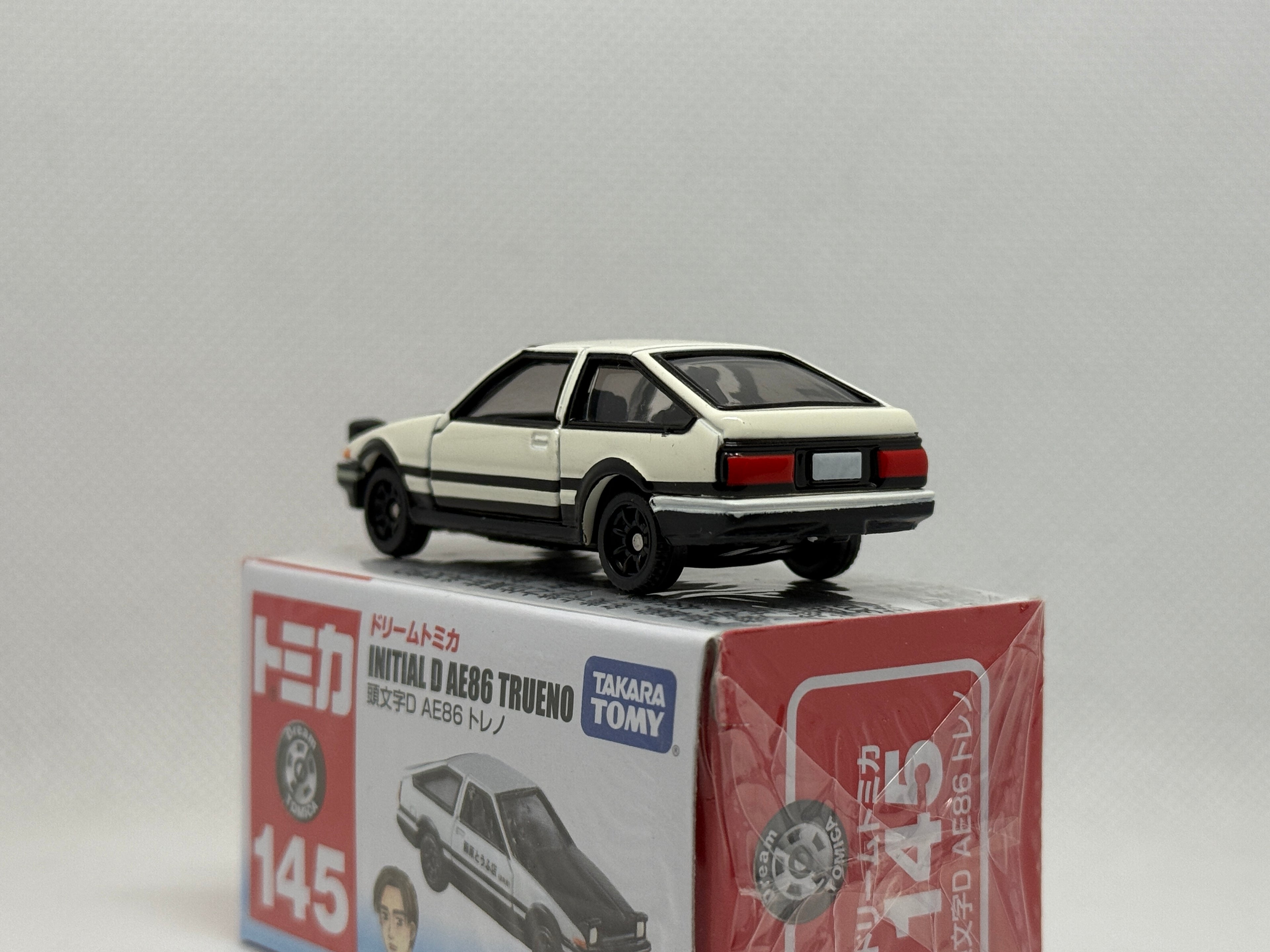 [Tomica] Toyota Trueno AE86 Inital D