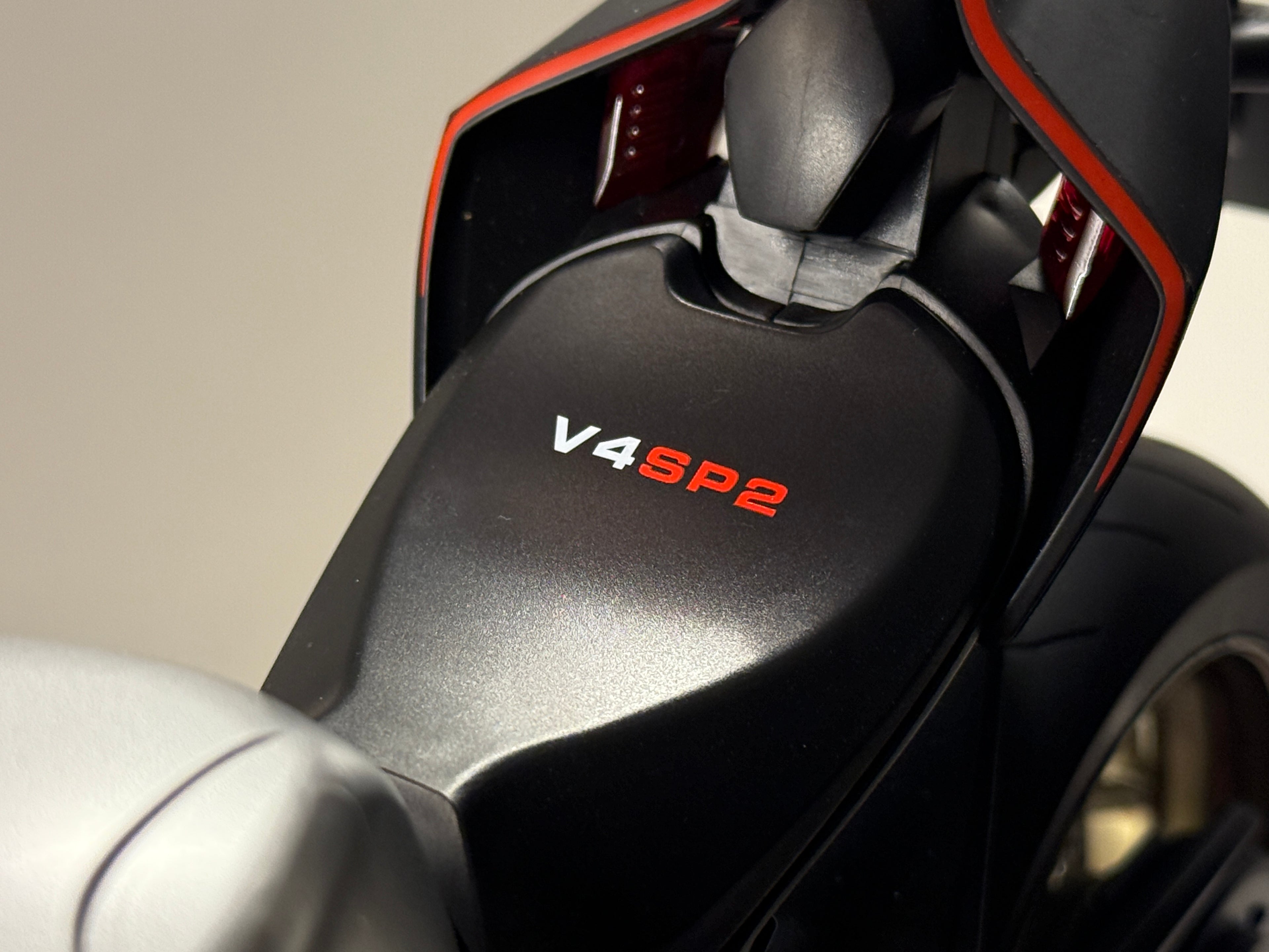 1:6 Ducati Panigale V4 SP2