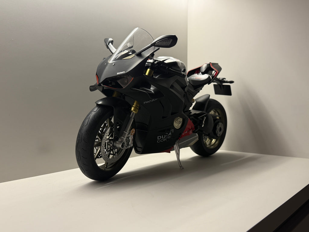 1:6 Ducati Panigale V4 SP2