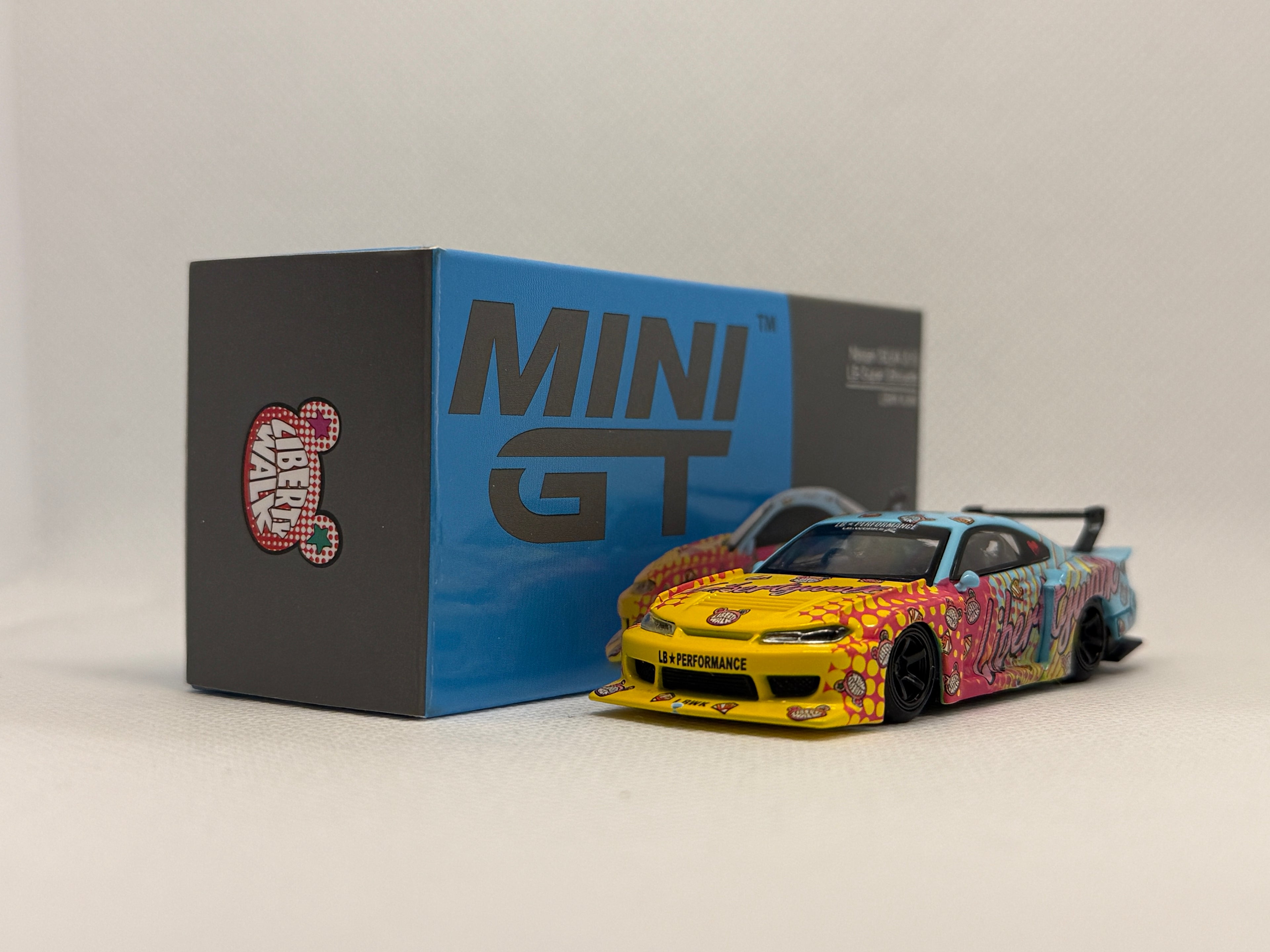 [MINI GT] Nissan Silvia S15 LBWK KUMA