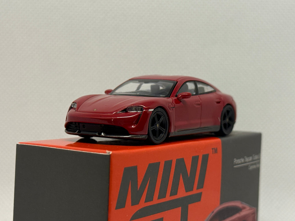 [MINI GT] Porsche Taycan Turbo S