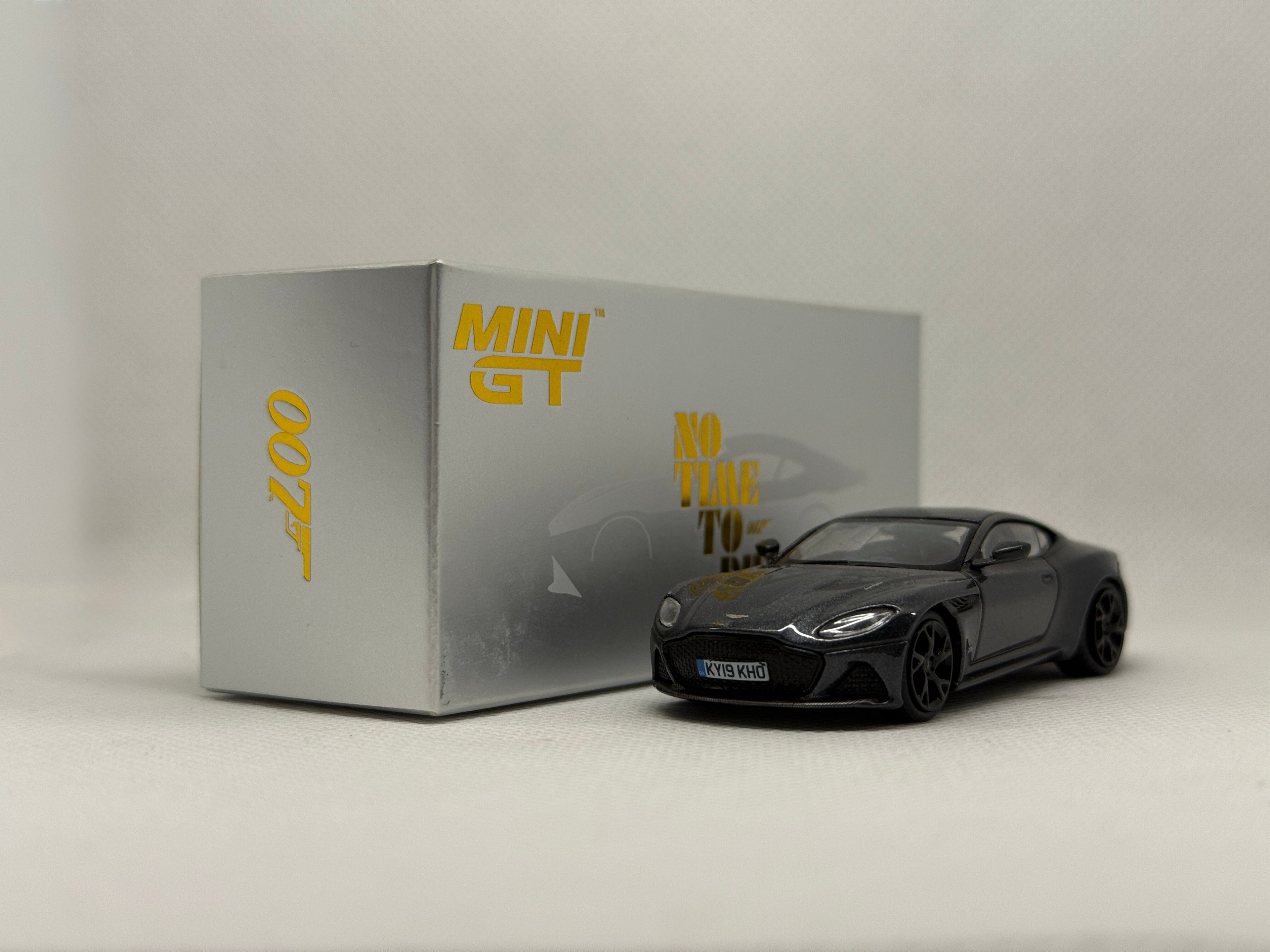 [MINI GT] Aston Martin DBS