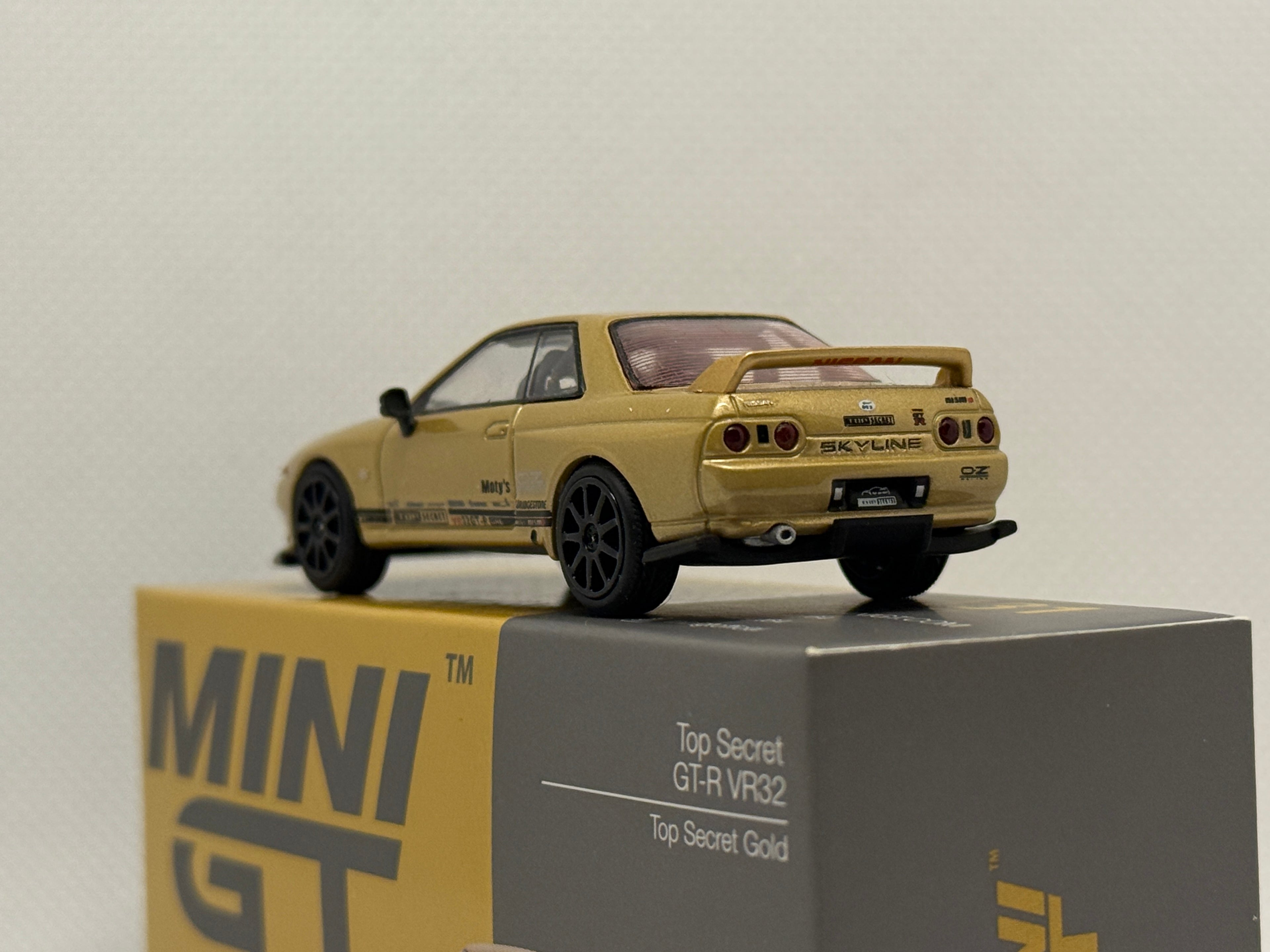 [MINI GT] Nissan Skyline GTR R32 Top Secret