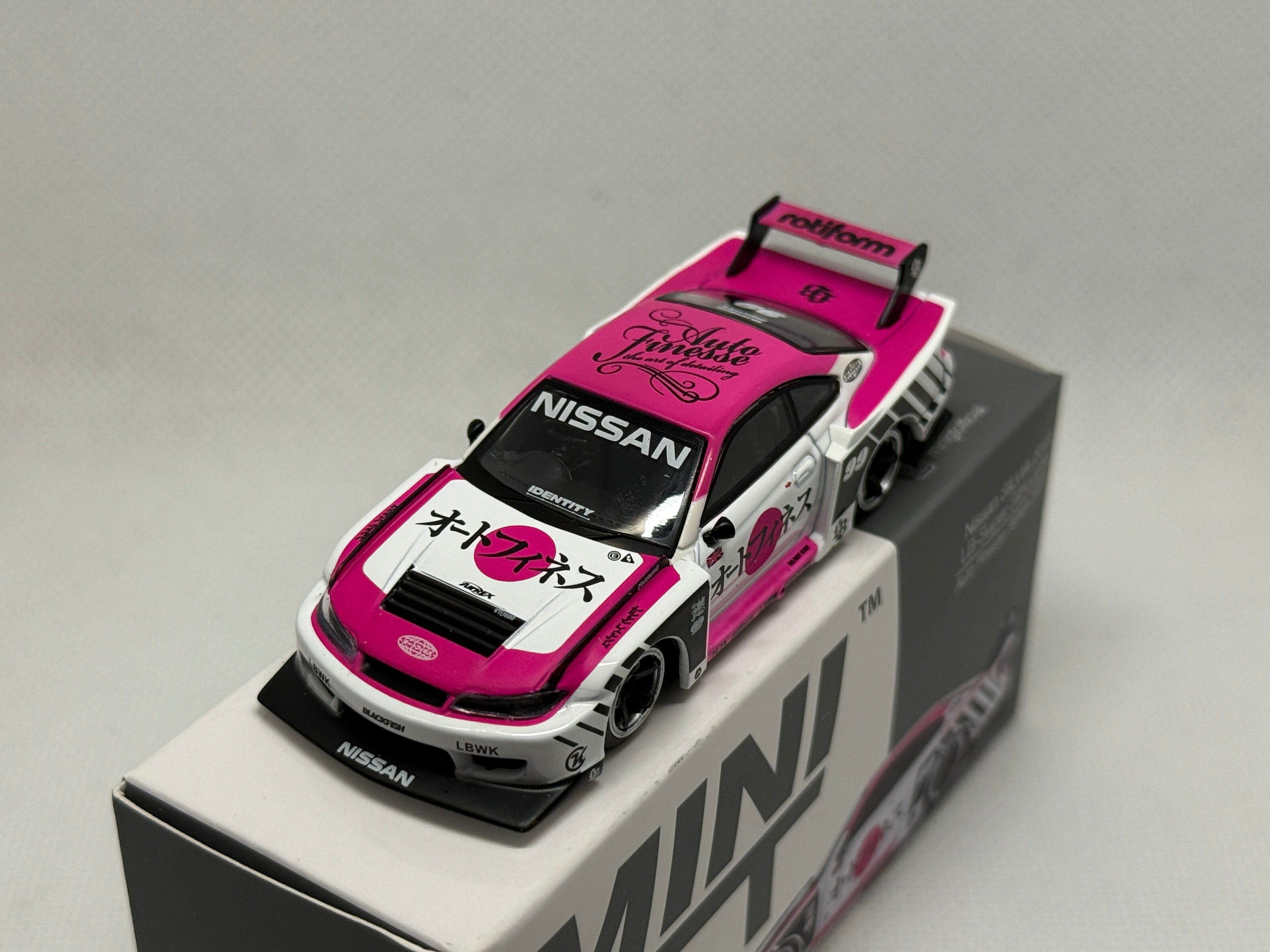 [MINI GT] Nissan Silvia S15 LB-Super Silhouette