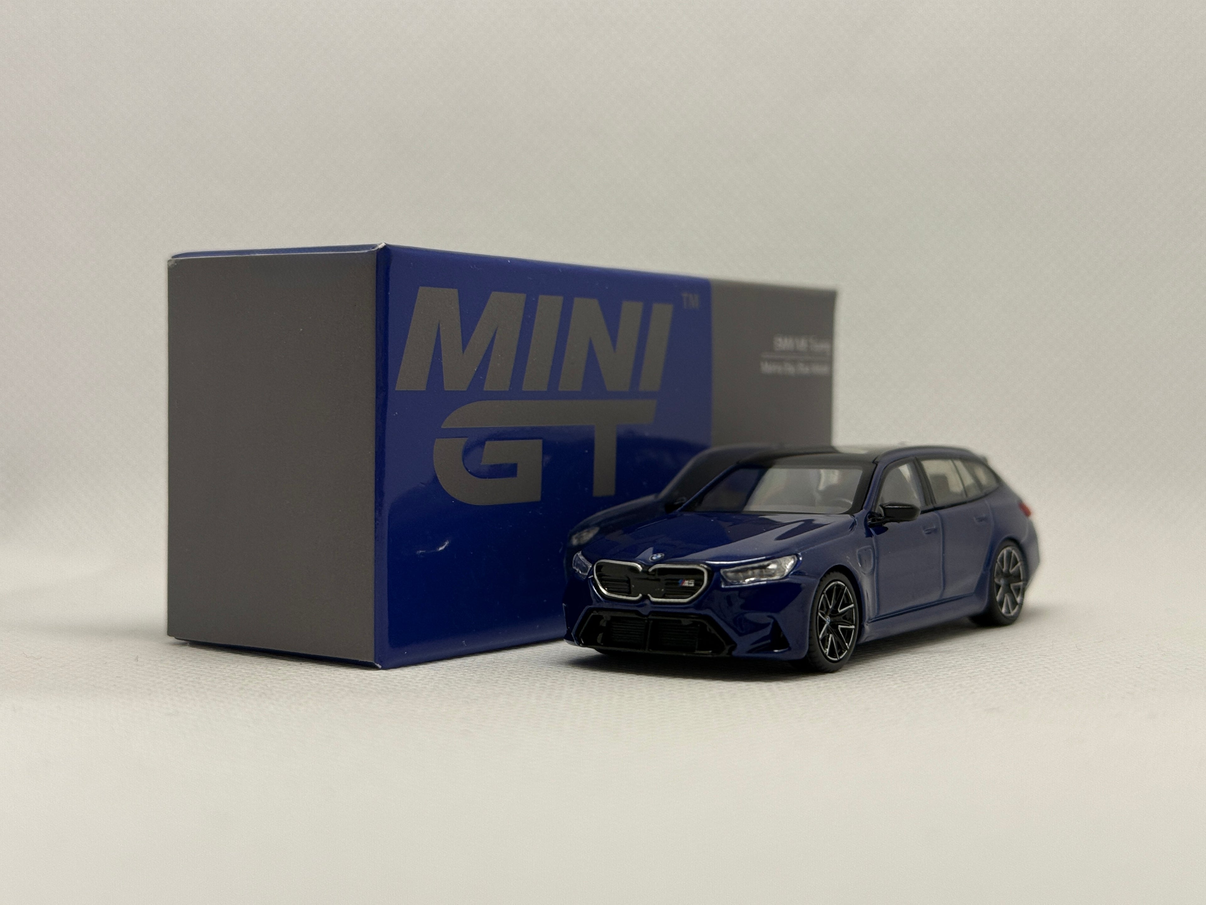 [MINI GT] BMW M5 Touring