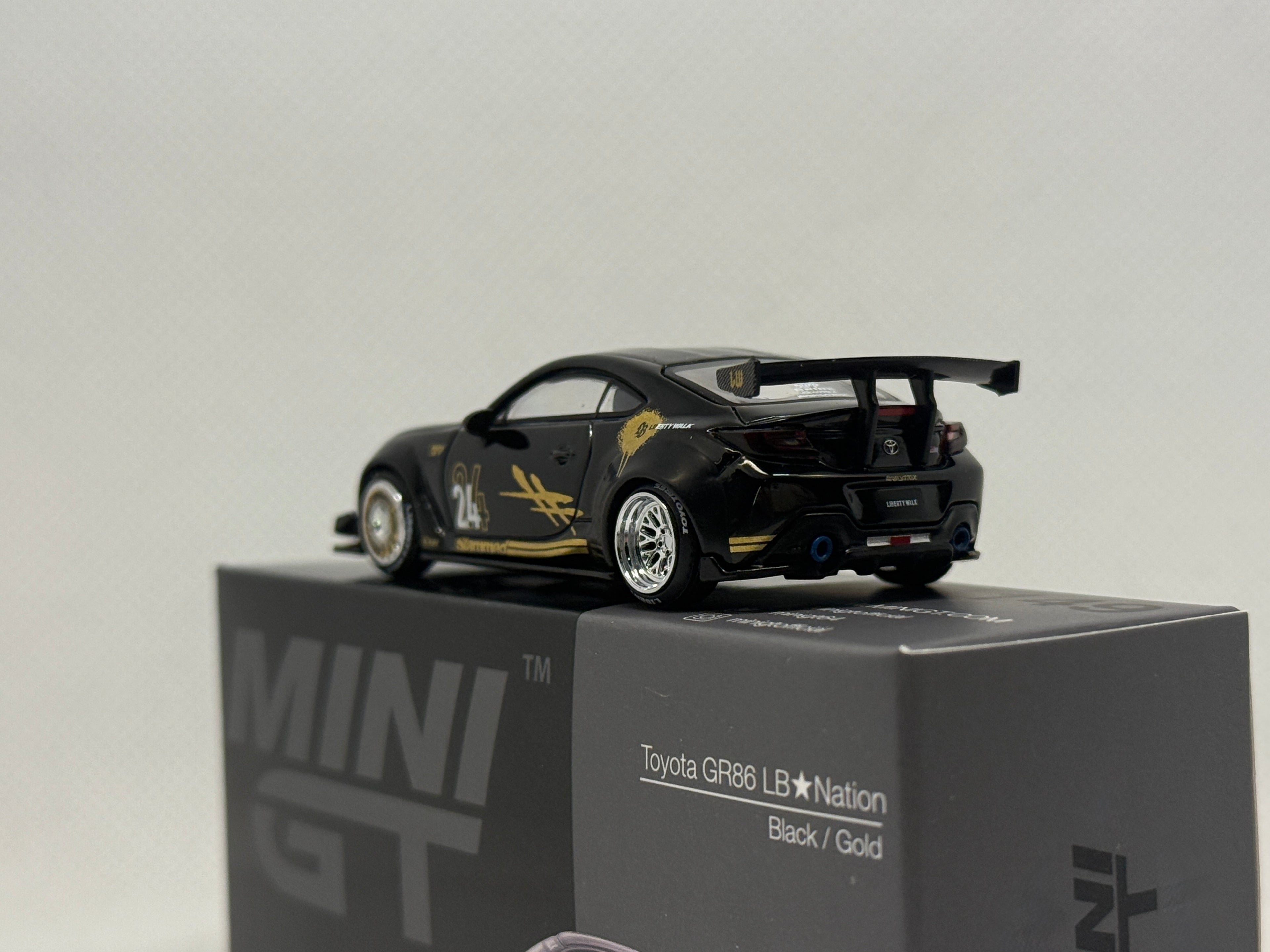 [MINI GT] Toyota GR86 LBWK