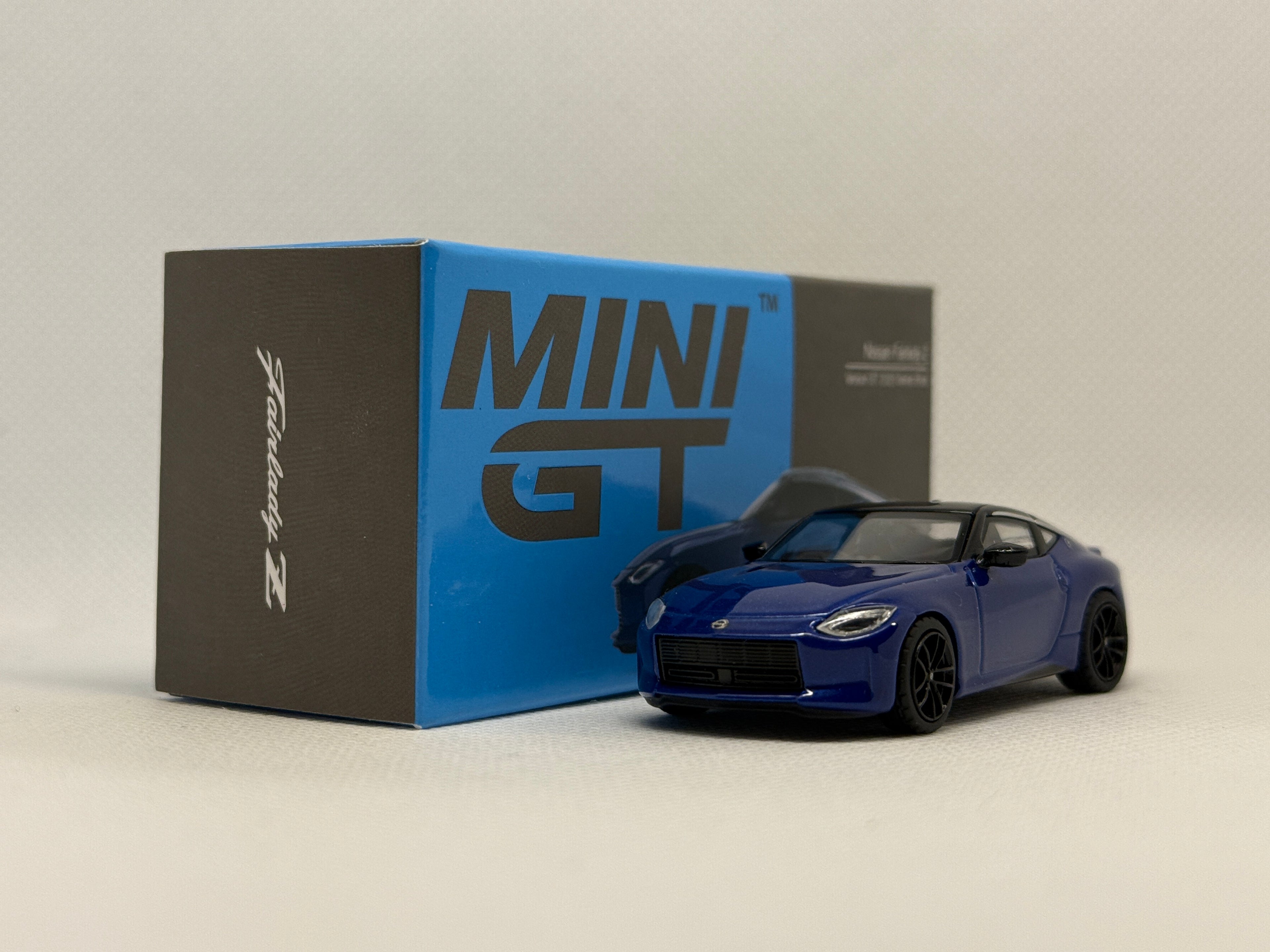 [MINI GT] Nissan Fairlady Z