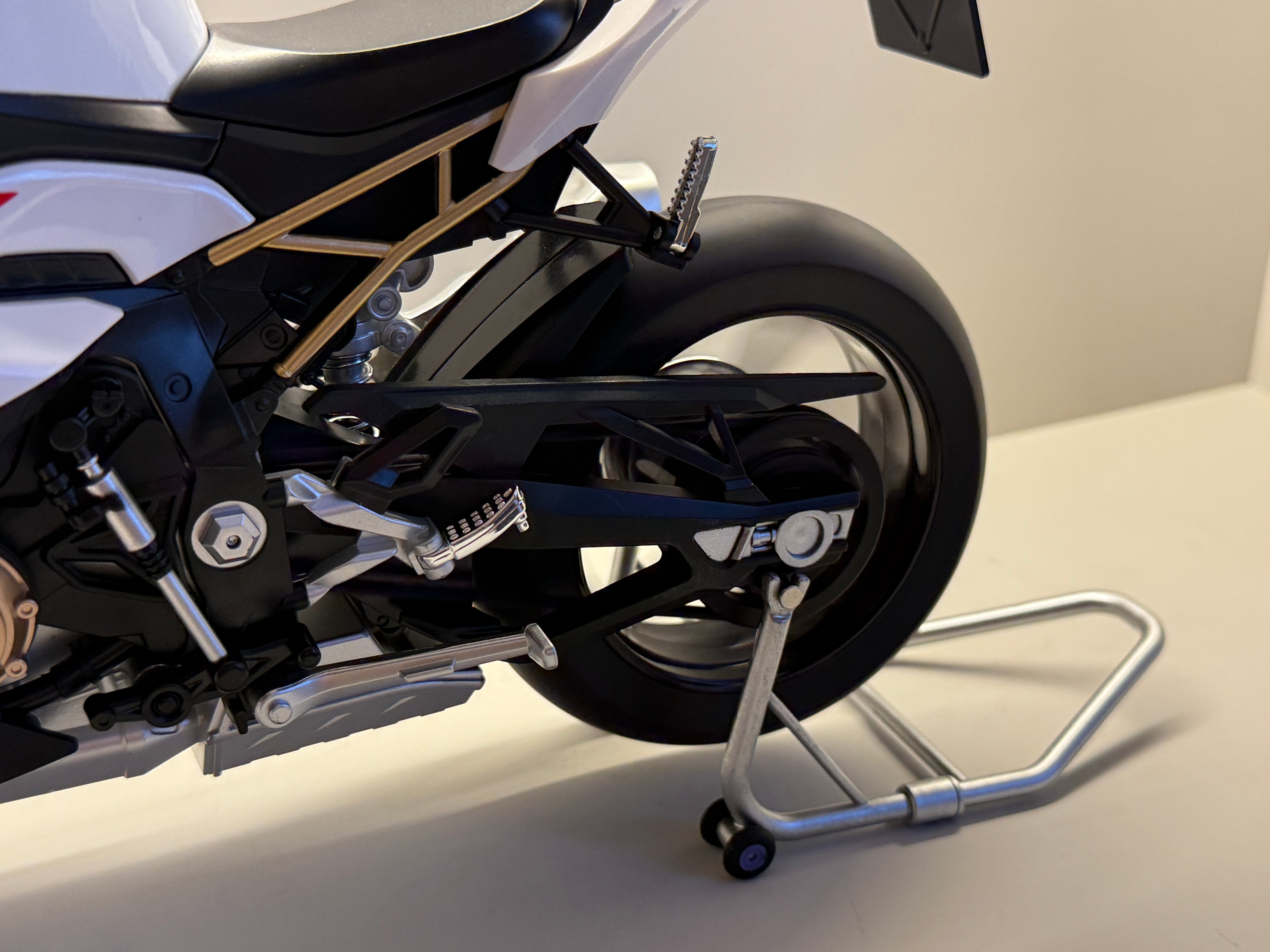 1:6 BMW S1000RR