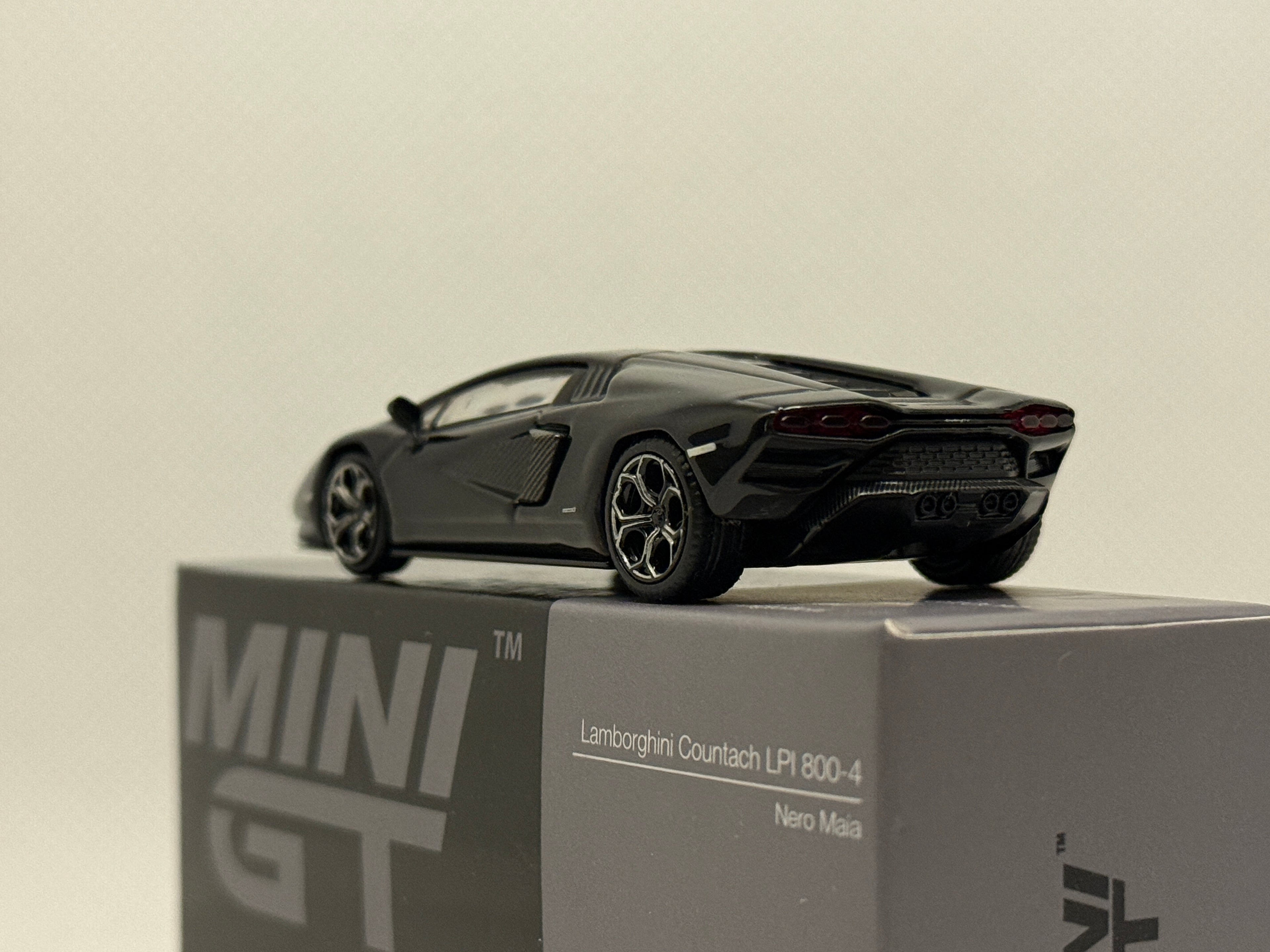 [MINI GT] Lamborghini Countach