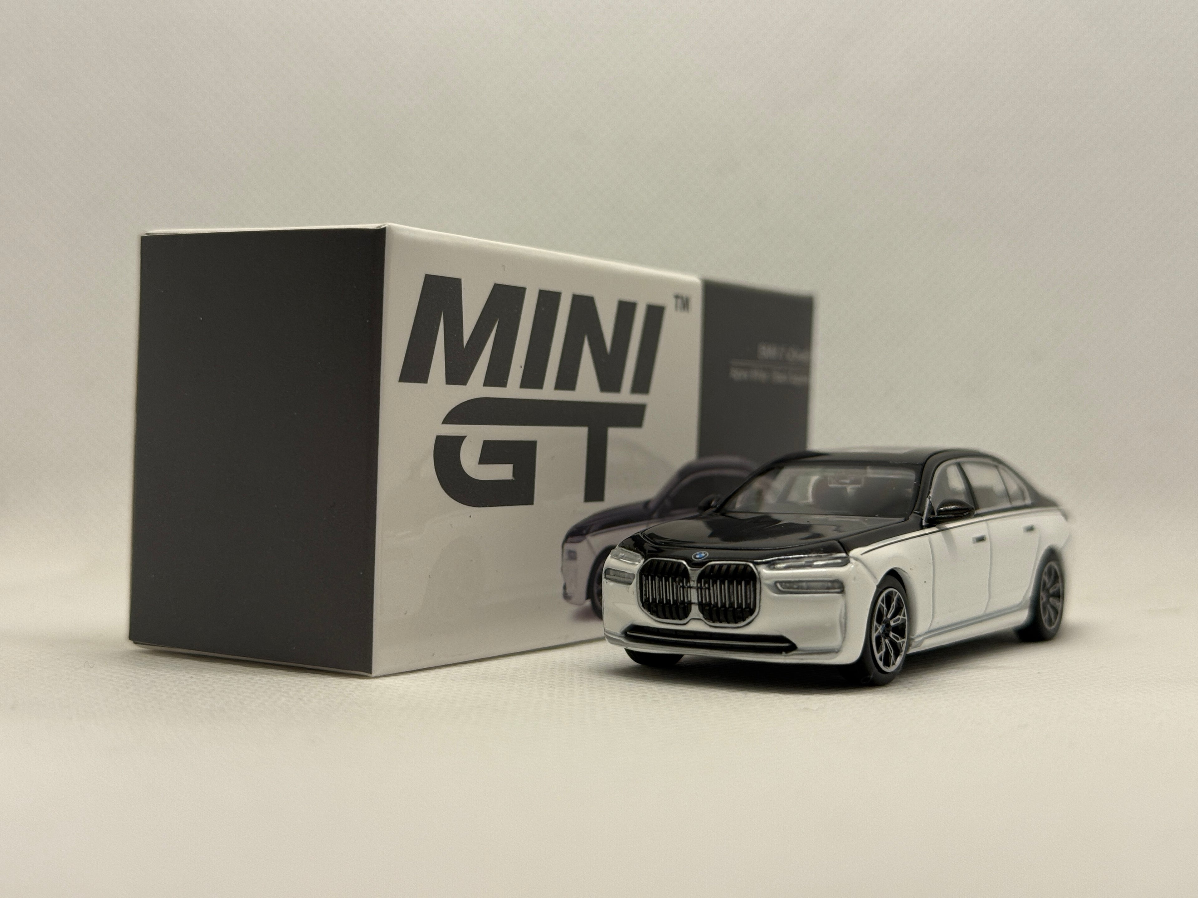 [MINI GT] BMW i7